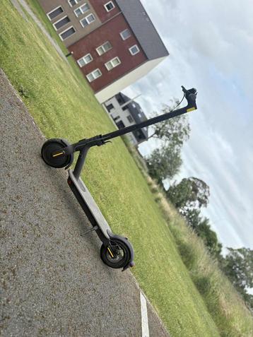 Trotinette xiaomi Essenctiel beschikbaar voor biedingen