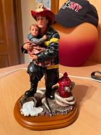 Statuette Pompier avec enfant 🇺🇸, Zo goed als nieuw, Mens