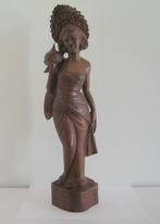 DAME EN BOIS - 4104, Enlèvement