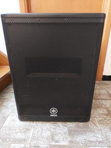 yamaha sono sub dxs 15  950w, Musique & Instruments, Amplis | Clavier, Moniteur & Sono, Enlèvement, Utilisé, Sono