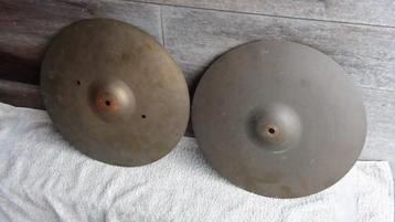 allerlei cymbalen beschikbaar voor biedingen