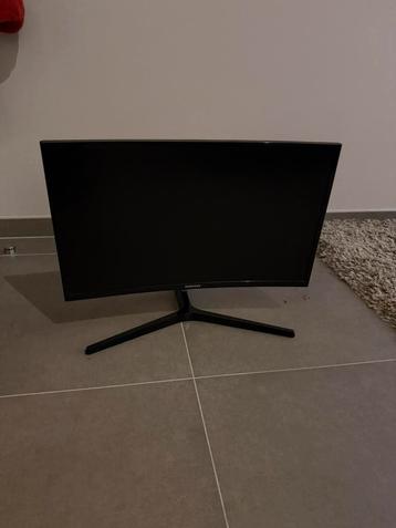 Samsung curved monitor 24” 144hz beschikbaar voor biedingen