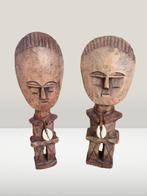 Ghana, Ashanti 2 handgesneden Akuaba vruchtbaarheidsbeelden, Antiek en Kunst, Ophalen of Verzenden