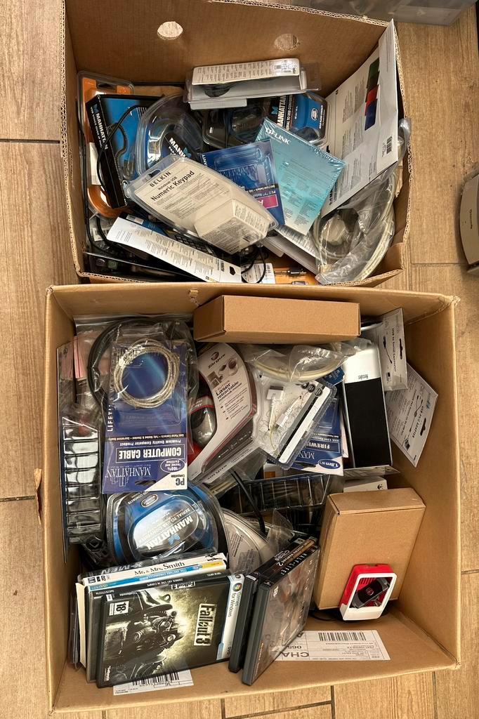 Lot informatique. 90% est neuf, Computers en Software, Desktop Pc's, Zo goed als nieuw, Ophalen of Verzenden