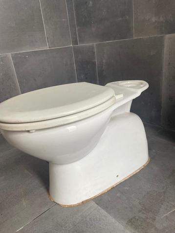 WC pot compleet beschikbaar voor biedingen