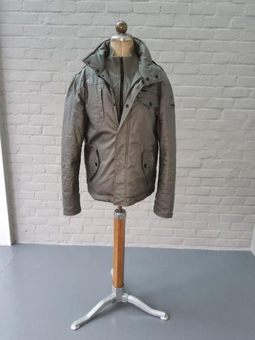 Grijsgroene coated herenjas Capsize L - défauts beschikbaar voor biedingen