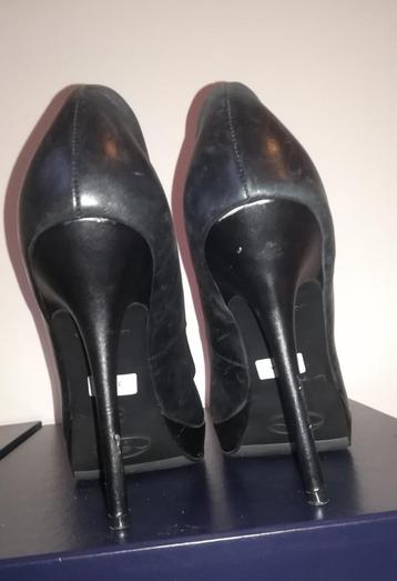 30A* NEW LOOK zwarte leren pumps (40) beschikbaar voor biedingen