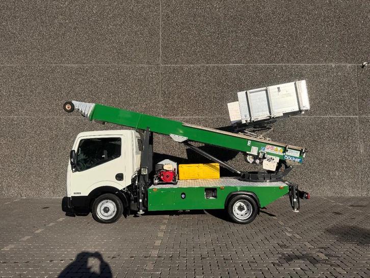 Nissan Cabstar NT 400 BOCKER HL30/1-7LH (bj 2017), Auto's, Bestelwagens en Lichte vracht, Bedrijf, Nissan, Diesel, Euro 6, Gebruikt