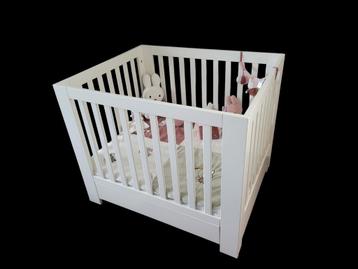 Babypark met tencel matras (attributen niet inbegrepen) beschikbaar voor biedingen