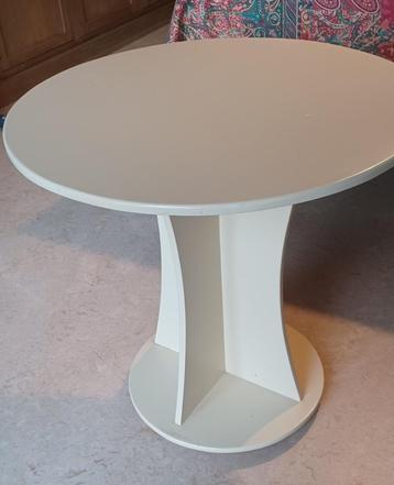 tafeltje: diameter voet: 44cm beige/creme kleur beschikbaar voor biedingen