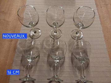 12 VERRES A VIN  16CM ET 24CM NOUVEAUX  beschikbaar voor biedingen