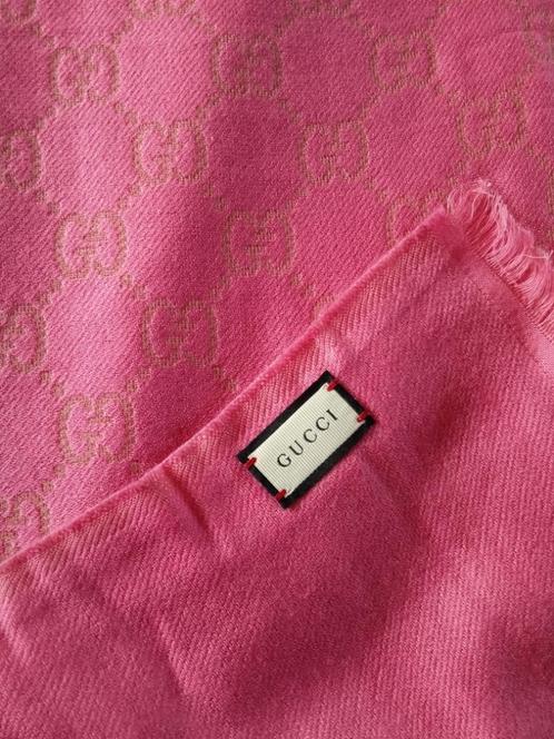 Gucci GG roze wollen sjaal, Kleding | Dames, Mutsen, Sjaals en Handschoenen, Nieuw, Sjaal, Ophalen