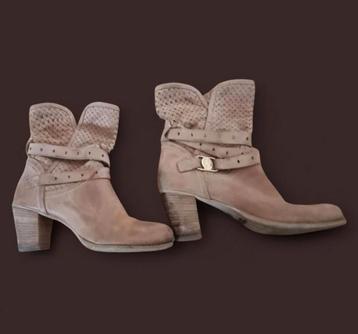 ✨️VERA MODA Enkellaarzen Maat 40 - Met BUNDELKORTING‼️✨️✨️ beschikbaar voor biedingen