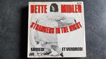 7" Bette Midler - Strangers in the night beschikbaar voor biedingen