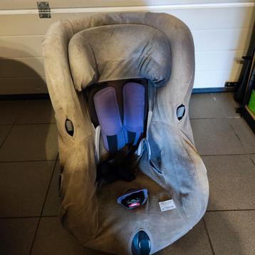 Maxi cosi beschikbaar voor biedingen