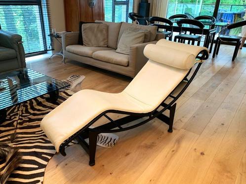 Le Corbusier LC4 Cassina Design Chaisse Longue Nieuwstaat, Huis en Inrichting, Zetels | Zetels en Chaises Longues, Zo goed als nieuw