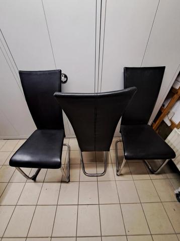 Lot de 3 chaises de cuisine beschikbaar voor biedingen