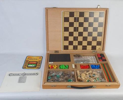 Tien in een speldoos. Inclusief schaakspel en nog veel meer,, Hobby en Vrije tijd, Gezelschapsspellen | Bordspellen, Zo goed als nieuw