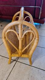 Hearts bamboe rotan krantenrek, Huis en Inrichting, Woonaccessoires | Krantenbakken en Lectuurbakken, Ophalen, Nieuw