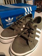Nieuwe Adidas schoenen maat 37, Kinderen en Baby's, Ophalen of Verzenden, Zo goed als nieuw, Schoenen