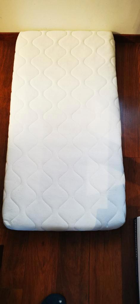 Matras kinderbed 60cm x 120 cm gratis, Enfants & Bébés, Chambre d'enfant | Lits, Comme neuf, Moins de 140 cm, Moins de 70 cm, Matelas