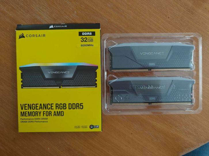 Corsair Vengeance RGB, Computers en Software, RAM geheugen, Desktop, 32 GB, DDR5, Ophalen