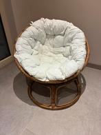 Rotan/rieten zitstoel met kussen, Huis en Inrichting, Zetels | Voetbanken en poefs, Ophalen, Zo goed als nieuw