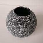 Zwart-wit bolle stenen bloempot/vaasje, Tuin en Terras, Ophalen, Zo goed als nieuw