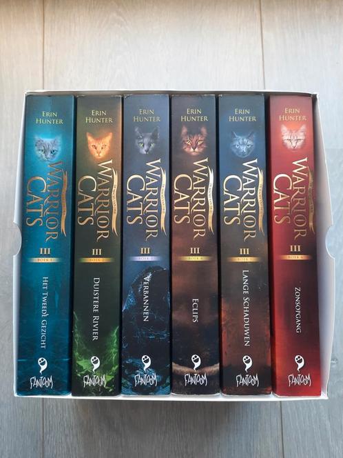 Erin Hunter - Serie 3 Cadeaubox: Box met 6 paperbacks, Boeken, Kinderboeken | Jeugd | 10 tot 12 jaar, Zo goed als nieuw, Ophalen of Verzenden
