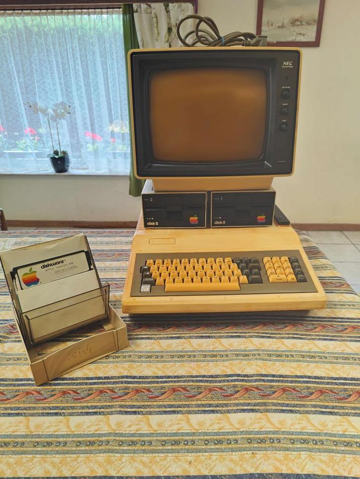 Apple II Plus computer met NEC-monitor en accessoires, Computers en Software, Vintage Computers, Ophalen