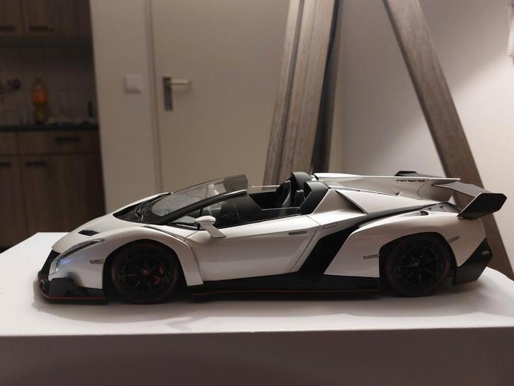 Kyosho Ousia Lamborghini Veneno Roadster, Hobby en Vrije tijd, Modelauto's | 1:18, Zo goed als nieuw, Auto, Kyosho, Ophalen of Verzenden