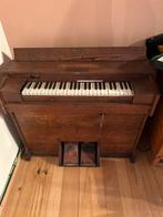 Très vieux piano fonctionne 50 €, Muziek en Instrumenten, Orgels, Zo goed als nieuw