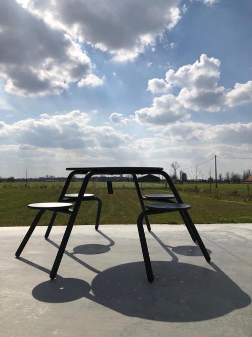 Extremis Virus tuintafel zwarte 3-zit en 5-zits, ongebruikt, Tuin en Terras, Tuintafels, Nieuw, Ophalen of Verzenden