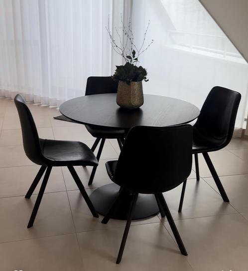Eetkamer tafel met 4 stoelen, Huis en Inrichting, Complete eetkamers, Zo goed als nieuw, Ophalen