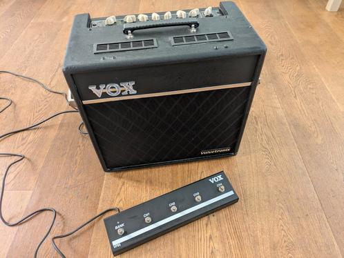 vox valvetronix vt80+ met footswitch, Muziek en Instrumenten, Versterkers | Bas en Gitaar, Gebruikt, Gitaar, Ophalen