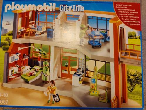Playmobil 6657 Kinderziekenhuis, Kinderen en Baby's, Speelgoed | Playmobil, Zo goed als nieuw, Complete set, Ophalen