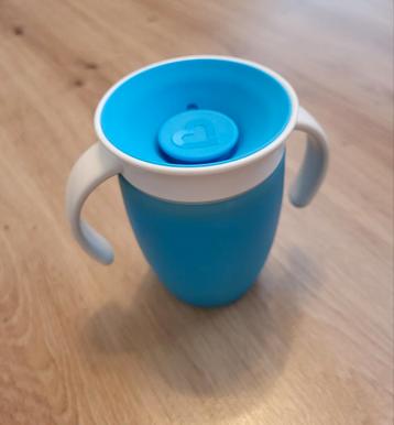 Munchkin Miracle 360 drinkbeker blauw beschikbaar voor biedingen