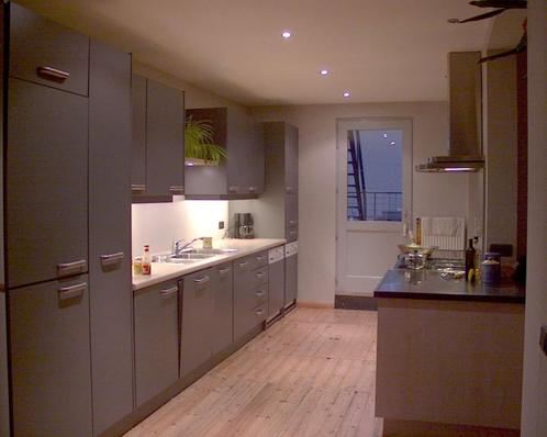 Volledige keuken + keukeneiland, in perfekte staat, stevig !, Huis en Inrichting, Keuken | Keukenelementen, Zo goed als nieuw