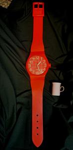 Horloge ''Montre Géante'' Vintage rouge, Maison & Meubles, Enlèvement, Utilisé