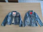 Twee jeansjasjes maat 122, Fille, Utilisé, Enlèvement ou Envoi, Manteau
