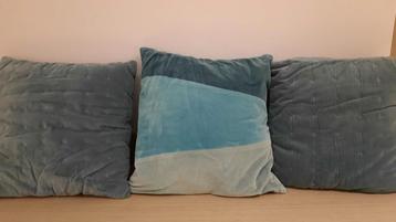 3 sierkussens beschikbaar voor biedingen