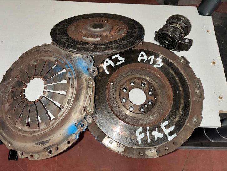 VOLANT MOTEUR FIXE OPEL ASTRA J 1300 TURBO DIESEL, Auto-onderdelen, Transmissie en Toebehoren, Opel, Gebruikt, Ophalen