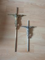 Jezus aan het kruis (2 stuks versch. grootte), Ophalen of Verzenden, Zo goed als nieuw, Christendom | Katholiek