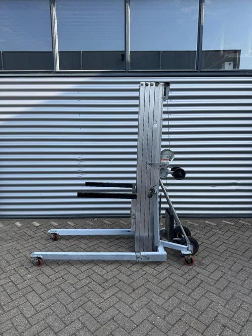 Genie SLC-24 Materiaallift kanaallift (bj 2006), Zakelijke goederen, Machines en Bouw | Liften, Steigers en Ladders