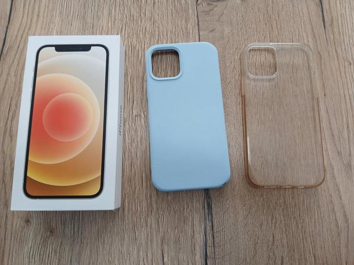 2 beschermhoesjes + origineel Apple doosje iPhone 12, Telecommunicatie, Mobiele telefoons | Hoesjes en Screenprotectors | Apple iPhone