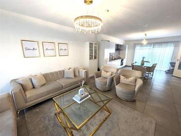 Salons complets plus meubles beschikbaar voor biedingen