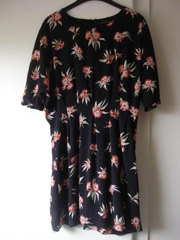 Miracles kleedje, dames. mt S beschikbaar voor biedingen