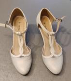 Slanke, lederen pumps met een riempje, Pumps, Wit, Di Fontana, Ophalen of Verzenden