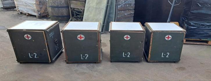 Kast kasten voorraadkasten rode kruis decoratie, Antiek en Kunst, Curiosa en Brocante, Ophalen of Verzenden