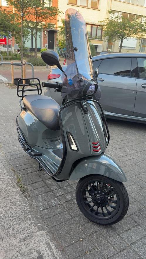 Vespa sprint iget nardo grey, Fietsen en Brommers, Scooters | Vespa, Zo goed als nieuw, Overige modellen, Klasse A (25 km/u), Benzine